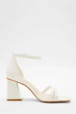 Wide Fit White Asymmetric Strap Heeled Sandals -Outlet Clothyne Store 00100037670 ZS